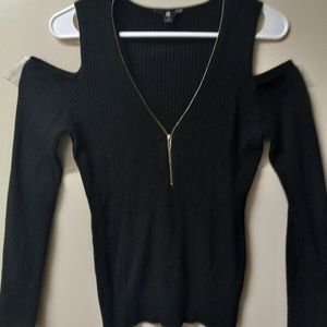 Black long sleeve guess sweater